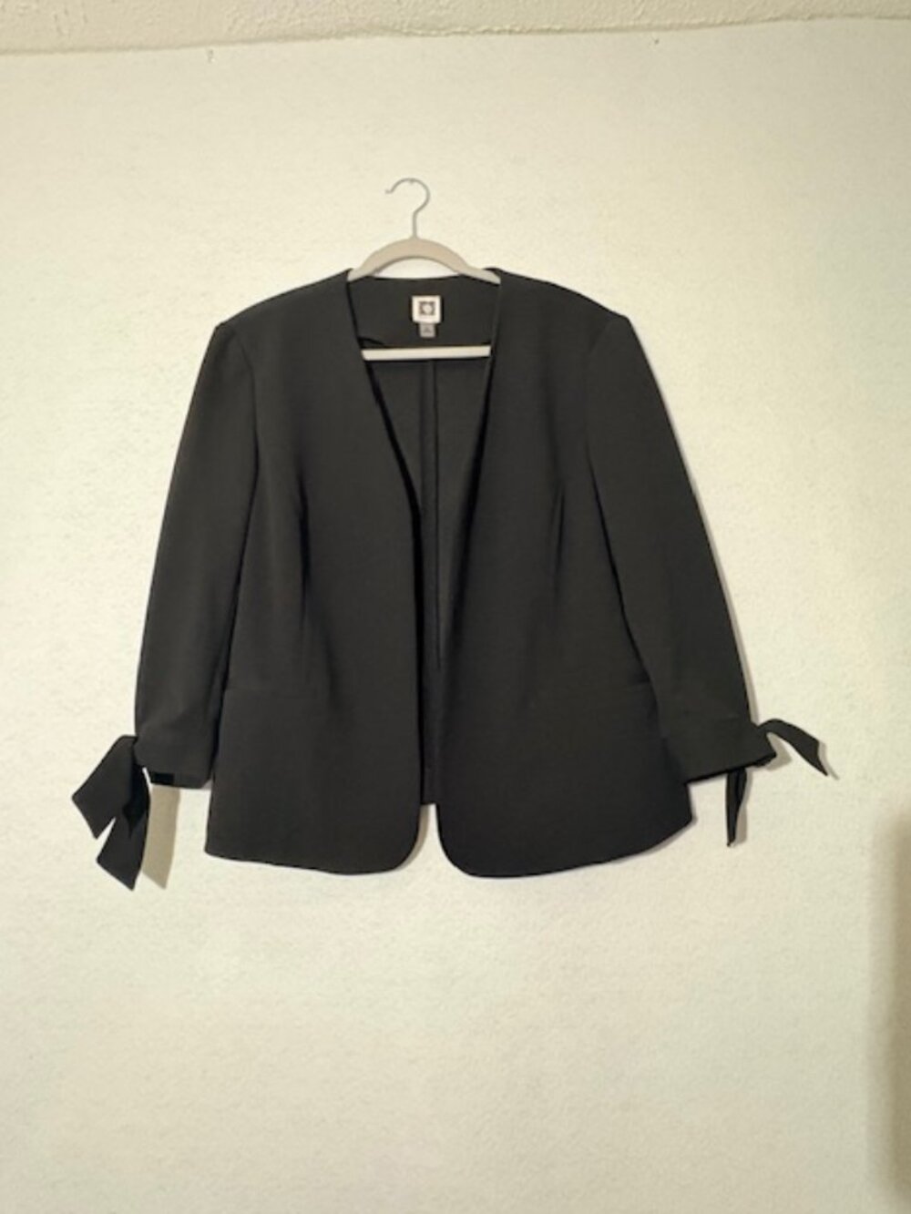 Anne Klein Black Blazer No Collar Suit Jacket Tie Wrists XL Excellent Condition